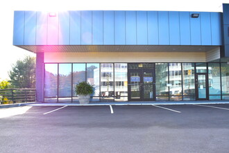 800 Northern Blvd, Great Neck, NY for lease Building Photo- Image 1 of 5