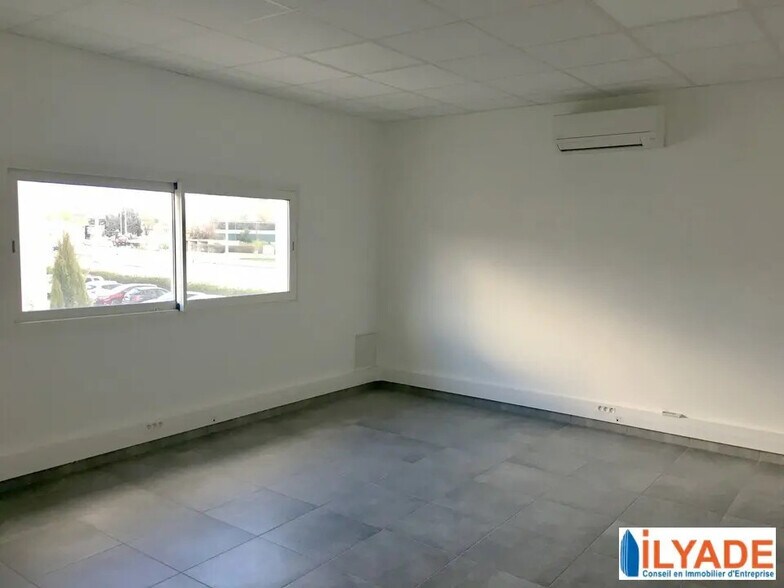 Office in Meyreuil for lease - Interior Photo - Image 3 of 9