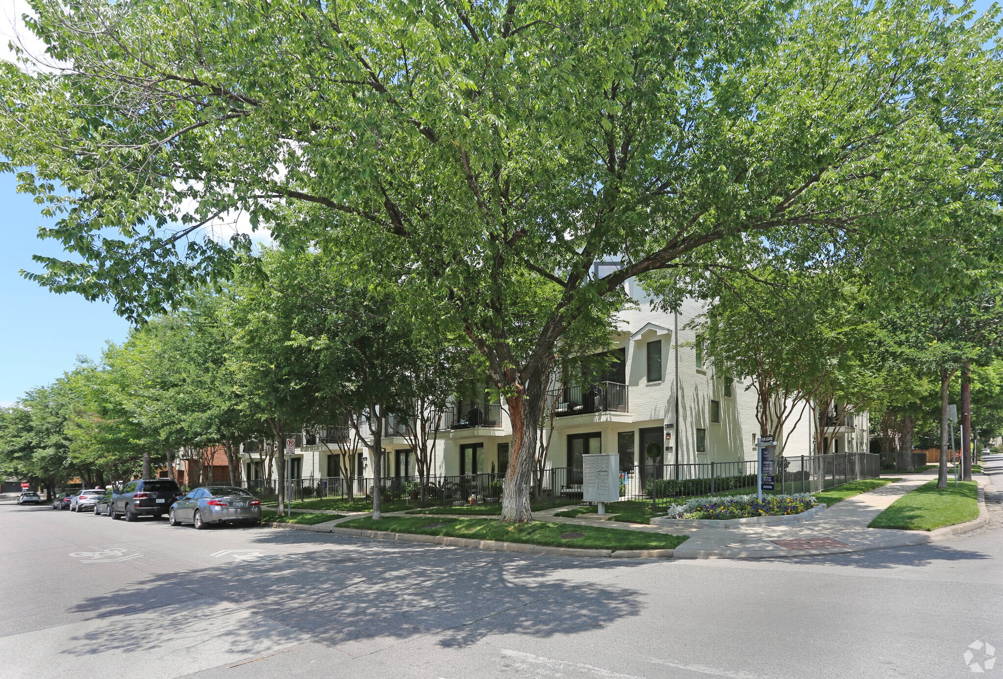 4502 Holland Ave, Dallas, TX 75219 4502 Holland Apartments