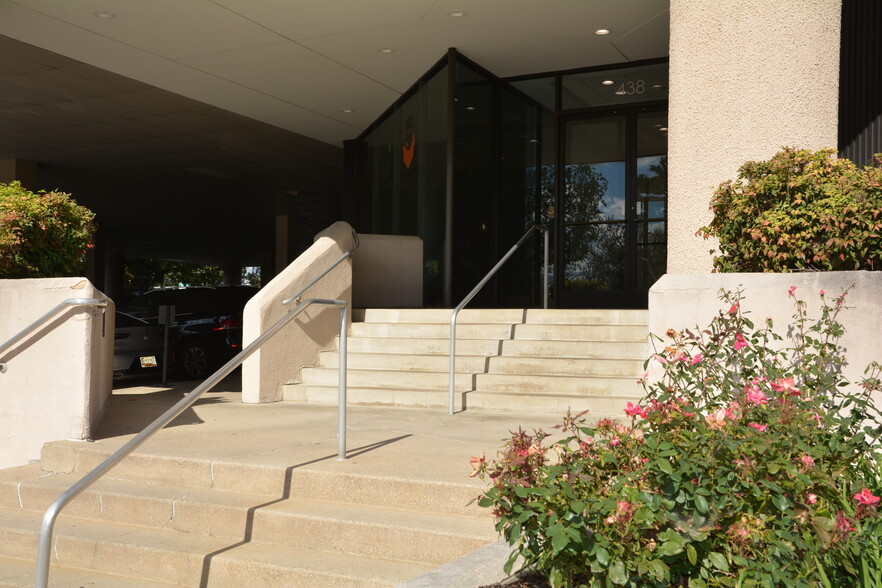 438 N Frederick Ave, Gaithersburg, MD for sale - Building Photo - Image 2 of 51