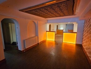 152 Oxford Rd, Oxford for lease Interior Photo- Image 2 of 7