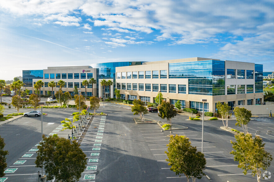 7000 Shoreline Ct, South San Francisco, CA for lease - Building Photo - Image 1 of 16