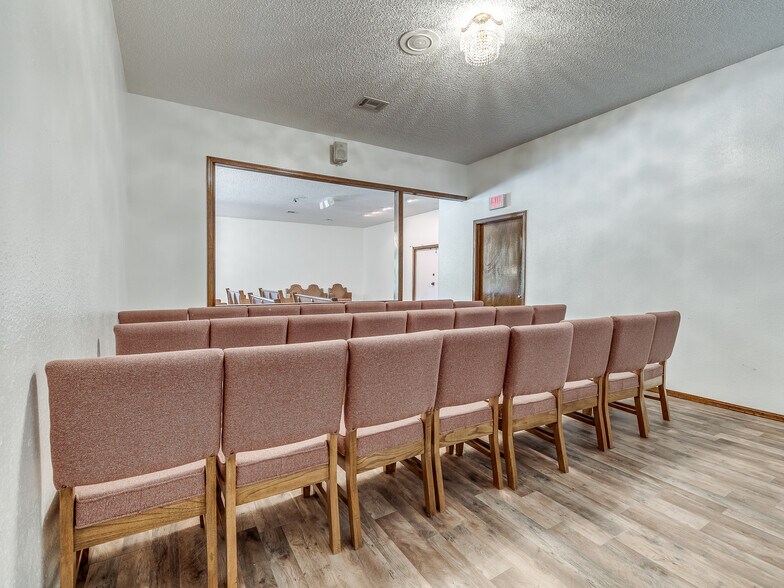 1616 NE 36th St, Oklahoma City, OK for lease - Interior Photo - Image 3 of 18