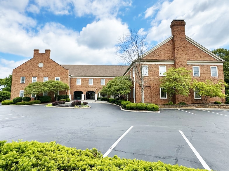 6641 N High St, Worthington, OH for lease - Building Photo - Image 1 of 3