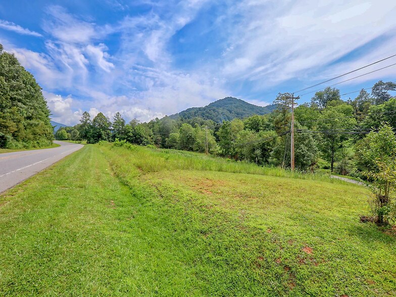 00 Crabtree Rd, Clyde, NC for sale - Building Photo - Image 1 of 1