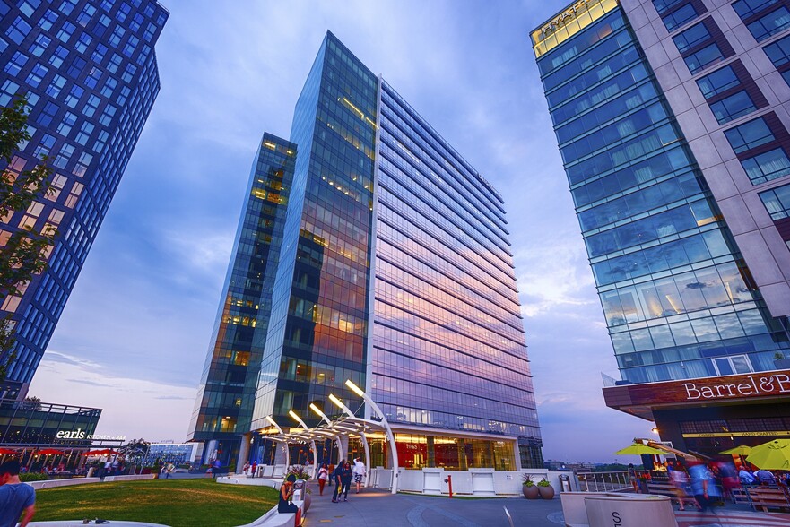 7900 Tysons One Pl, McLean, VA 22102 Tysons Tower