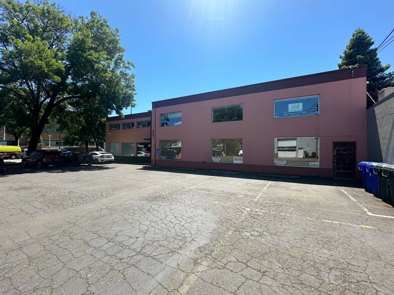 6501 S Macadam Ave, Portland, OR for sale - Building Photo - Image 1 of 12