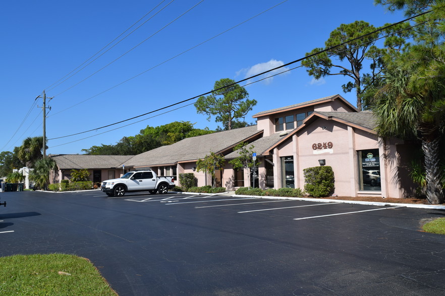 6249 Presidential Ct, Fort Myers, FL for sale - Building Photo - Image 1 of 1