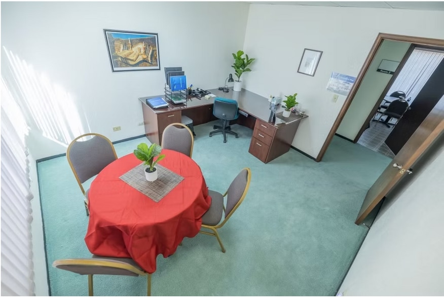 33551 County Road 37, Kiowa, CO for lease - Interior Photo - Image 3 of 52