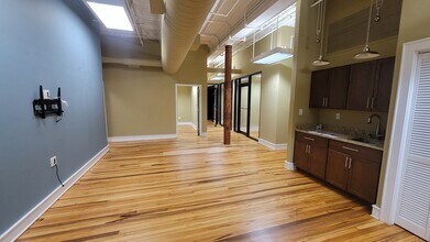 14 S Main St, Greenville, SC for lease Building Photo- Image 2 of 2