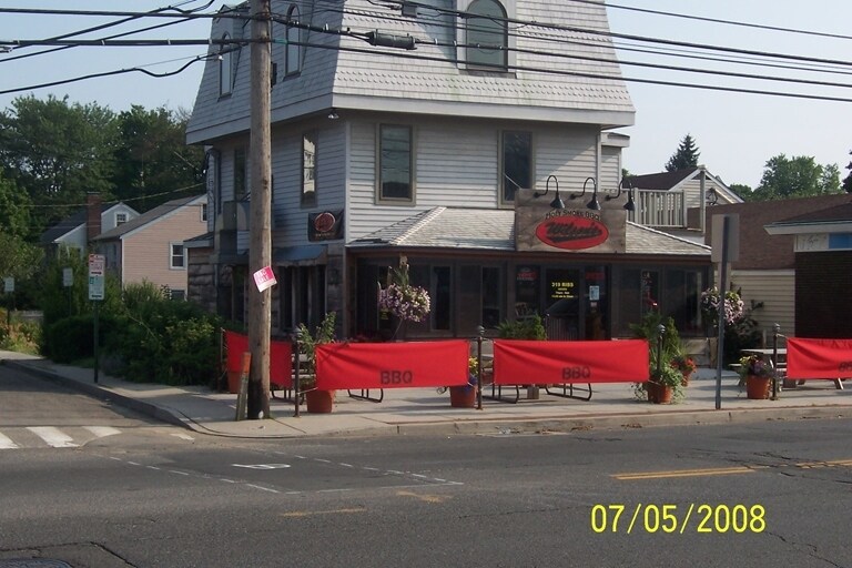 Retail in Fairfield, CT for sale - Primary Photo - Image 1 of 1
