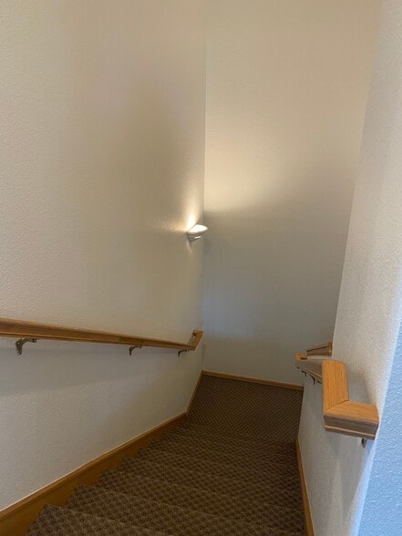 1273 N 15th St, Laramie, WY for lease - Interior Photo - Image 3 of 12