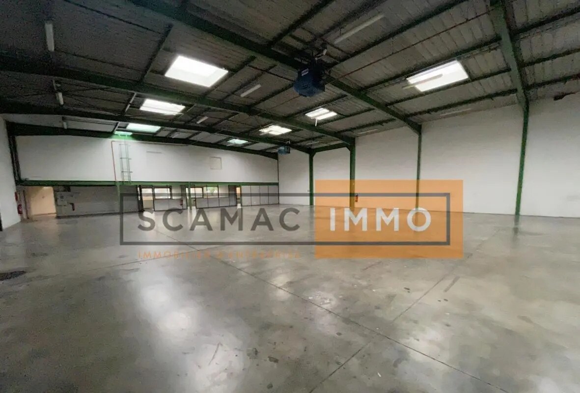 Flex in Saint-Thibault-des-Vignes for lease Building Photo- Image 1 of 4