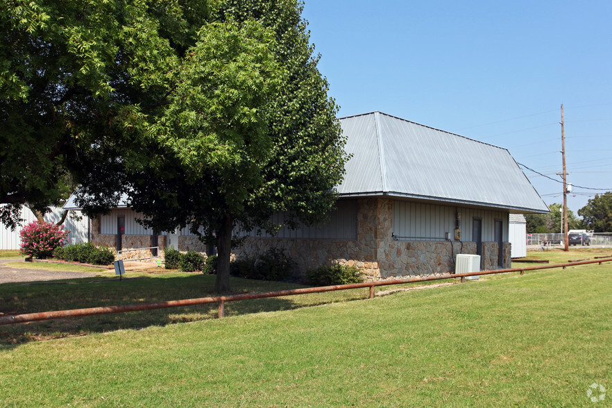 1236 E Main St, Cushing, OK for sale - Building Photo - Image 2 of 2