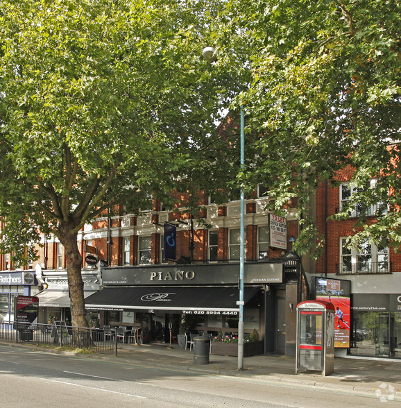 80-82 Chiswick High Rd, London for lease - Building Photo - Image 2 of 4