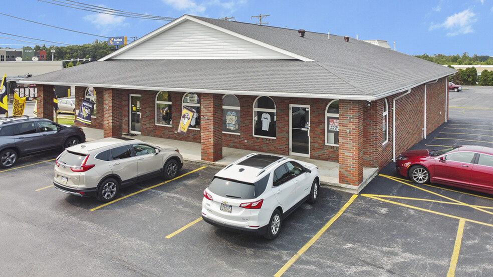 844 College Plaza, Ebensburg, PA for sale - Building Photo - Image 2 of 27