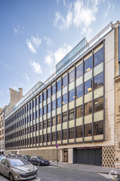 7 Rue De Bucarest, Paris for lease - Building Photo - Image 2 of 2