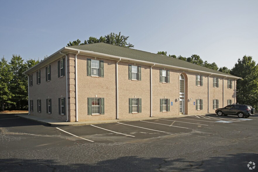 2326 Wisteria Dr, Snellville, GA 30078