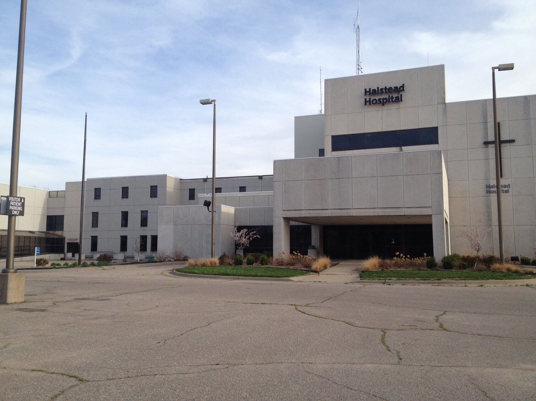 328 Poplar St, Halstead, KS for sale Primary Photo- Image 1 of 1