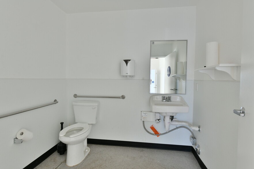 1859-1861 Lomita Blvd, Lomita, CA for lease - Building Photo - Image 3 of 9