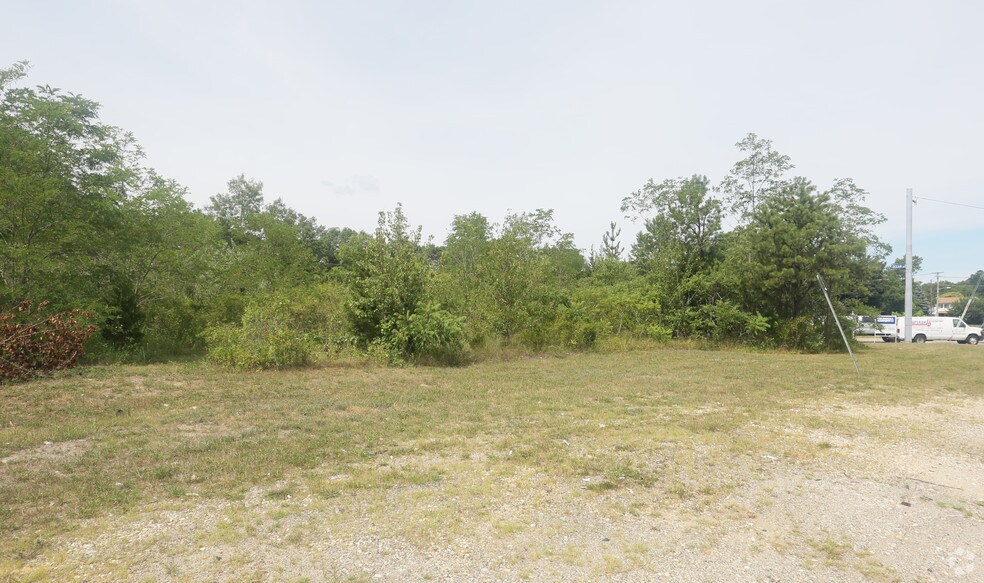 Lakeland Ave, Ronkonkoma, NY 11779