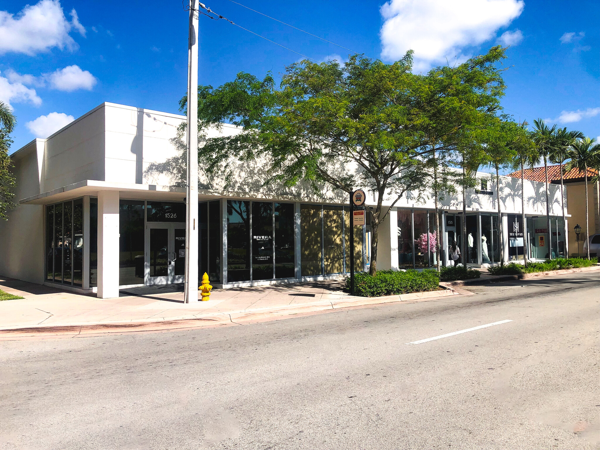 1516 Ponce De Leon Blvd, Coral Gables, FL for lease Building Photo- Image 1 of 4