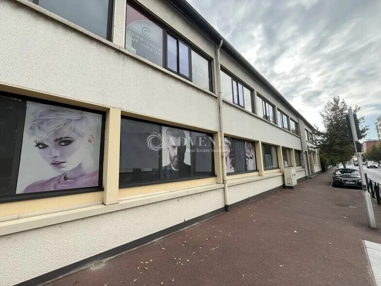 Office in Joinville-le-Pont for lease - Building Photo - Image 1 of 5