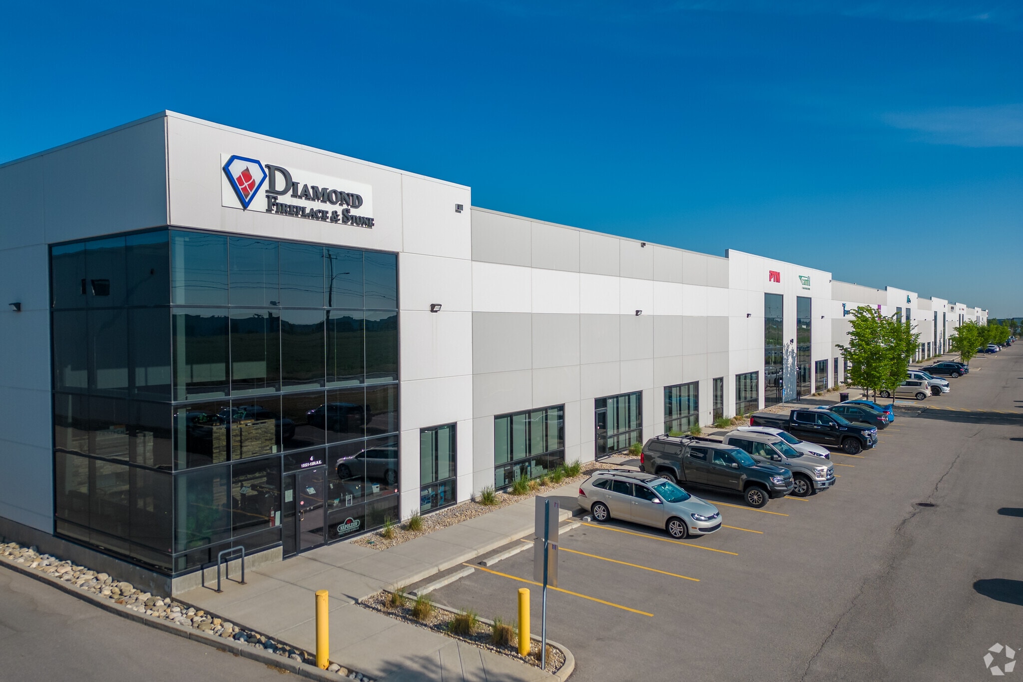 10221 15th St NE, Calgary, AB for sale Primary Photo- Image 1 of 1