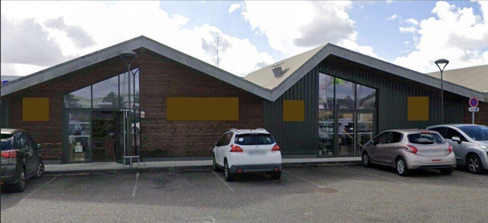 Retail in Biganos for lease - Building Photo - Image 2 of 2