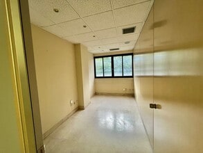Calle Real, 34, Collado Villalba, Madrid for lease Interior Photo- Image 1 of 7