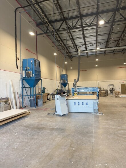 Turnkey Granite & Cabinetry Campus portfolio of 2 properties for sale on LoopNet.com - Interior Photo - Image 3 of 9