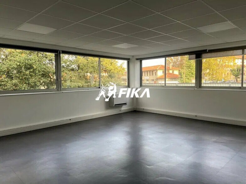 Office in Toulouse for lease - Interior Photo - Image 1 of 13