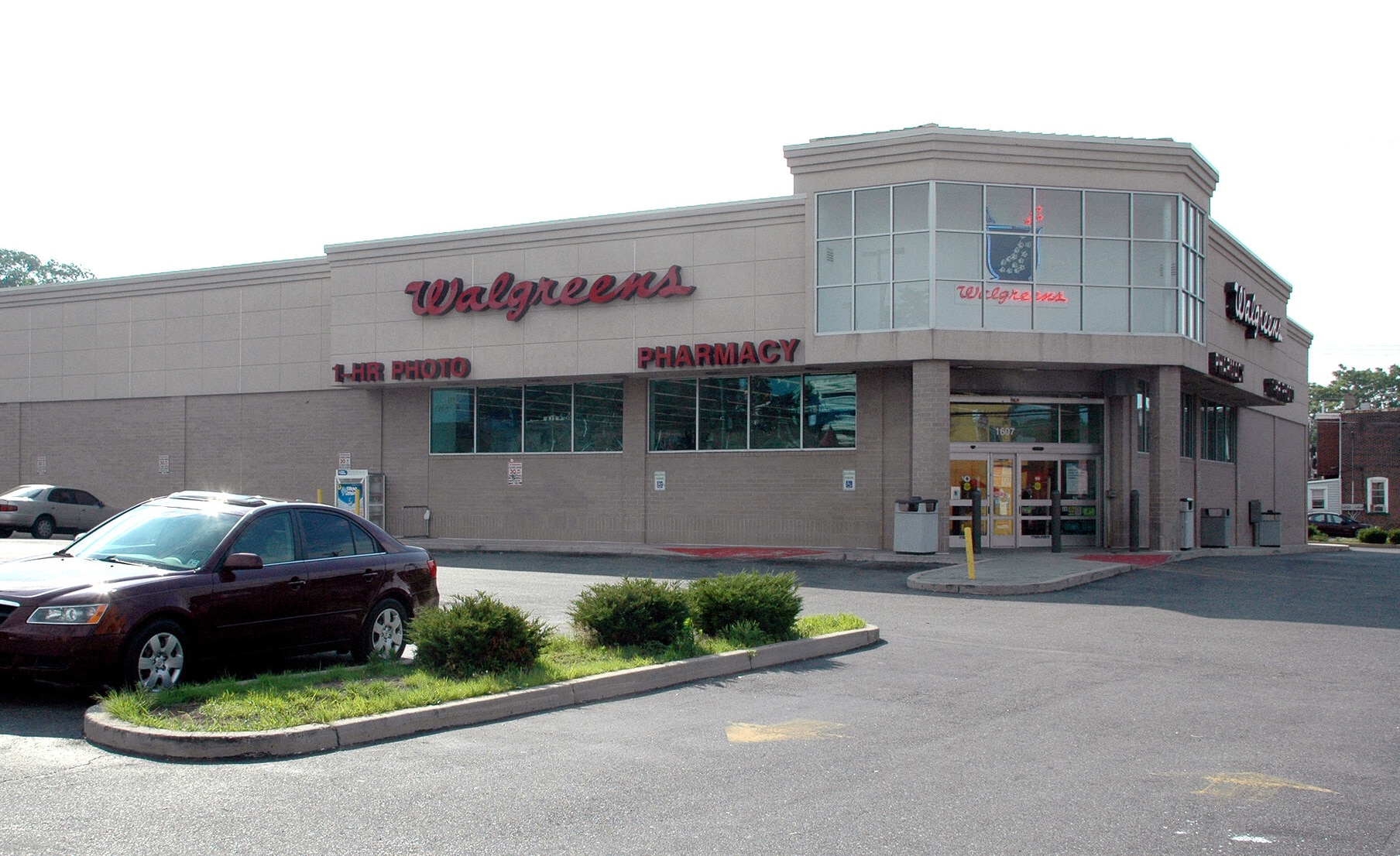 1607 Bridge St, Philadelphia, PA for lease Primary Photo- Image 1 of 6