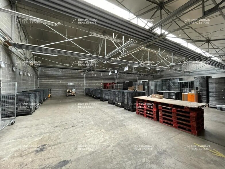 Office in Joué-lès-Tours for lease - Interior Photo - Image 3 of 6