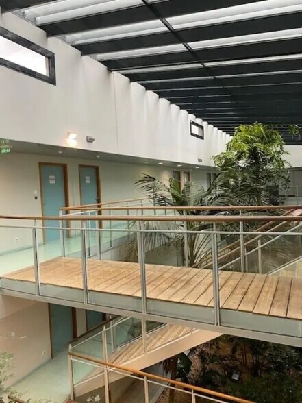 Office in Montpellier for lease - Building Photo - Image 3 of 8