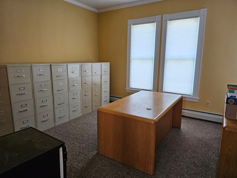 5 Gansevoort St, Bath, NY for lease - Building Photo - Image 2 of 9