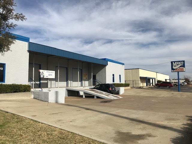 913-917 E Walnut St, Garland, TX for lease - Building Photo - Image 1 of 2