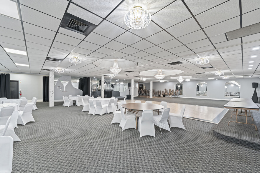 10140 S Roberts Rd, Palos Hills, IL for sale - Building Photo - Image 3 of 33