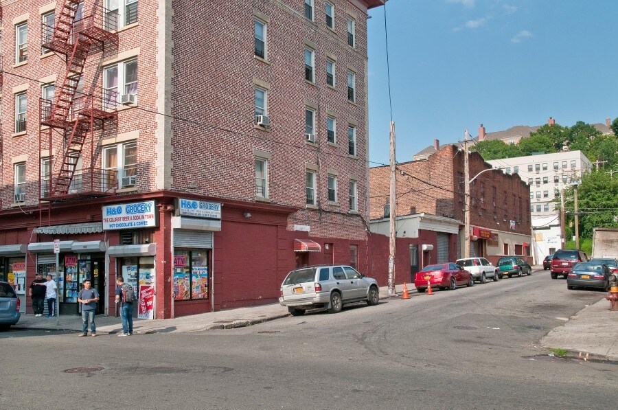 33 Herriot St, Yonkers, NY 10701 13,000 building plus 3500 land