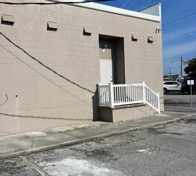 1305 Arendell, Morehead City, NC for lease - Building Photo - Image 3 of 7