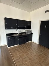 7105 Golf Club Dr, Fort Worth, TX for lease Interior Photo- Image 2 of 7