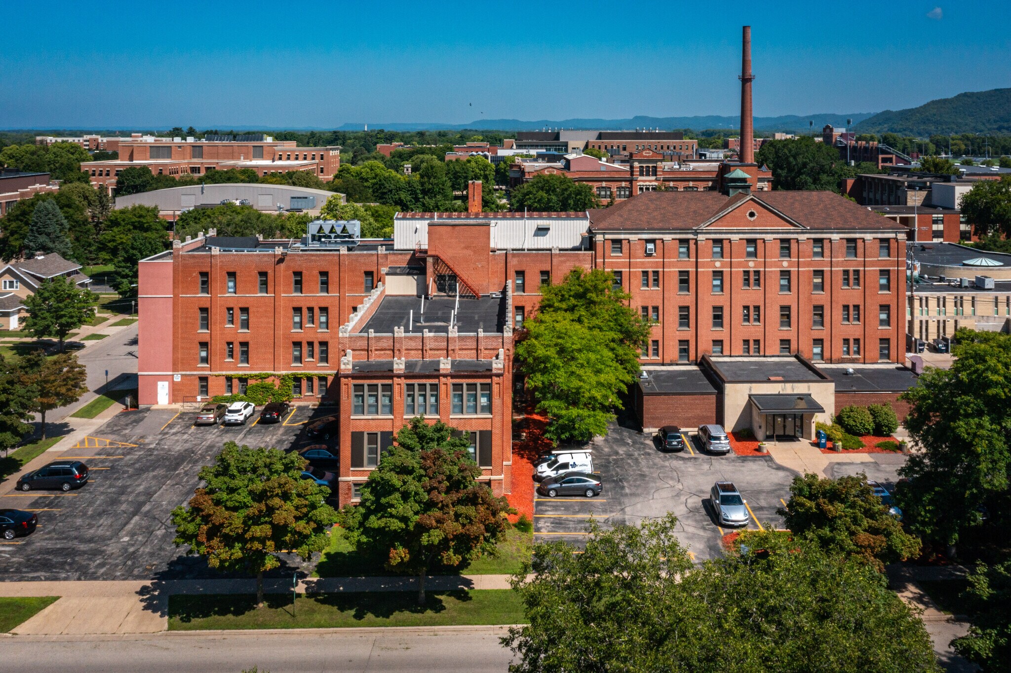 1707 Main St, La Crosse, WI for sale Primary Photo- Image 1 of 1