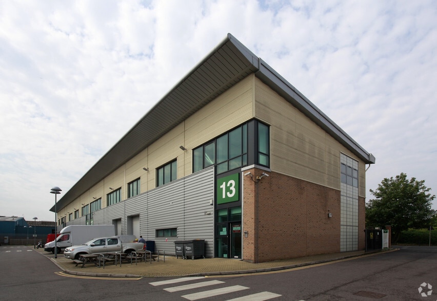 43-47 Glengall Rd, London for lease - Primary Photo - Image 1 of 3