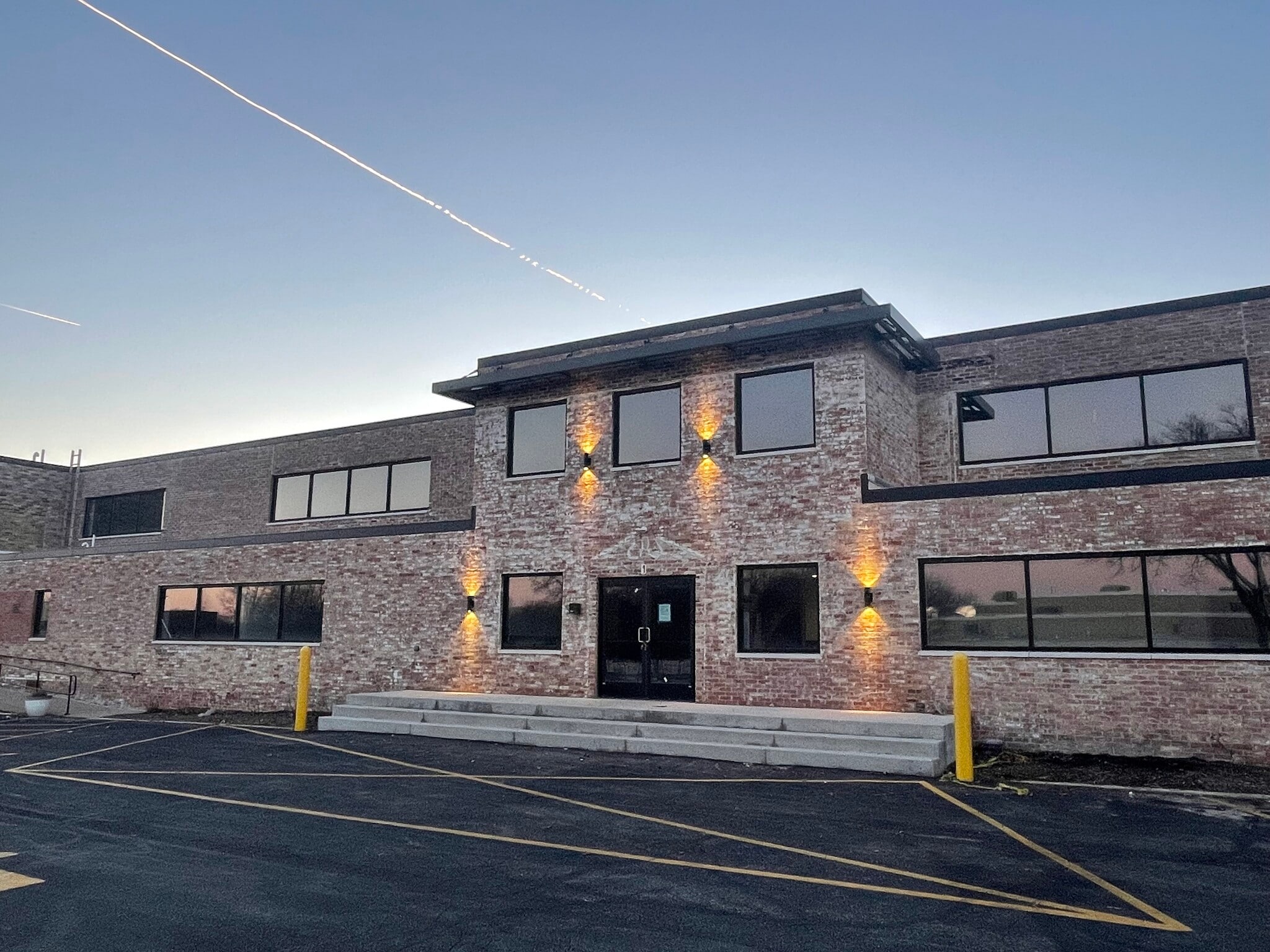 W57N14363 Doerr Way, Cedarburg, WI for lease Building Photo- Image 1 of 35