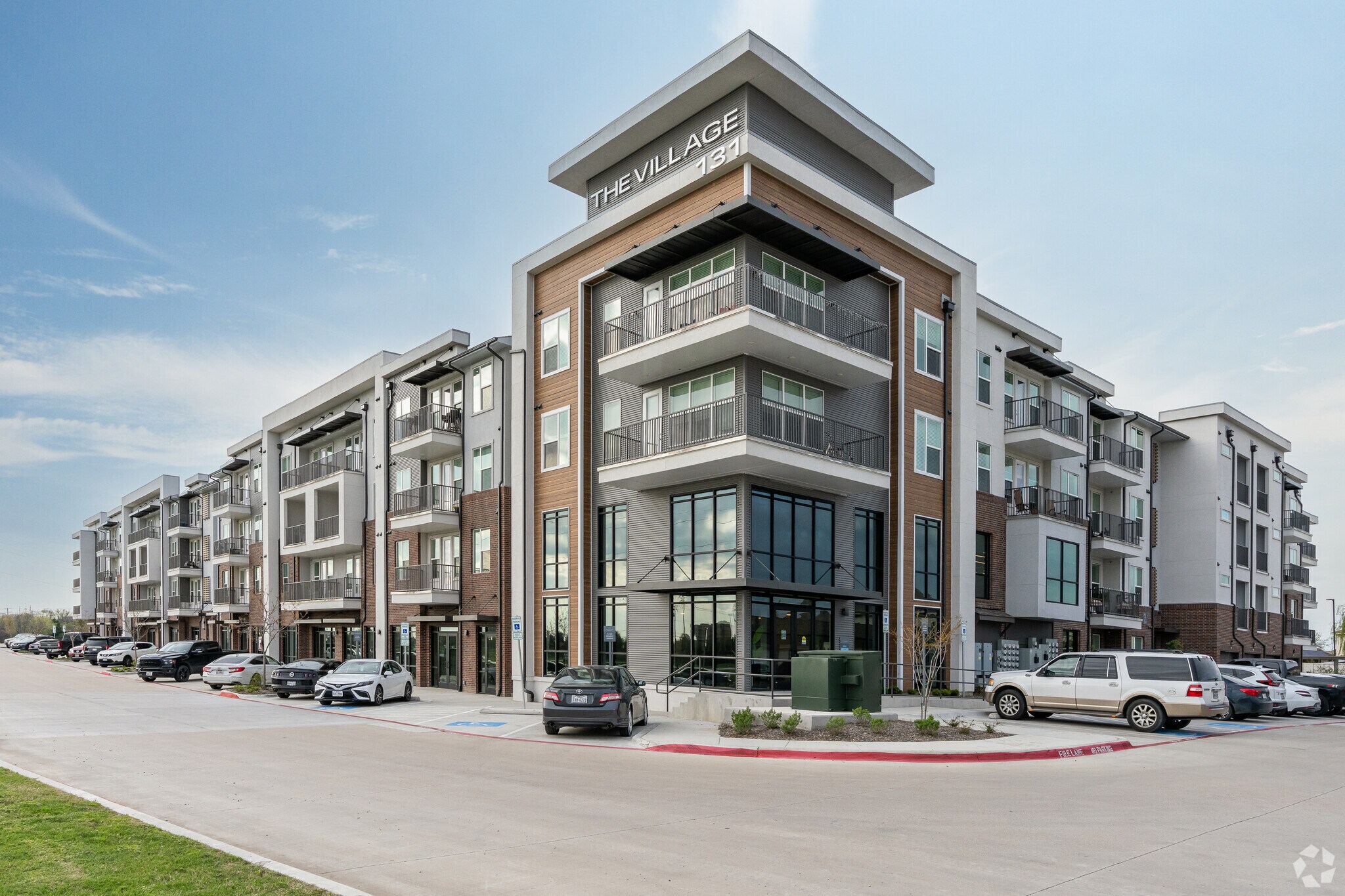 131 Village Pky, Waxahachie, TX for sale Primary Photo- Image 1 of 1