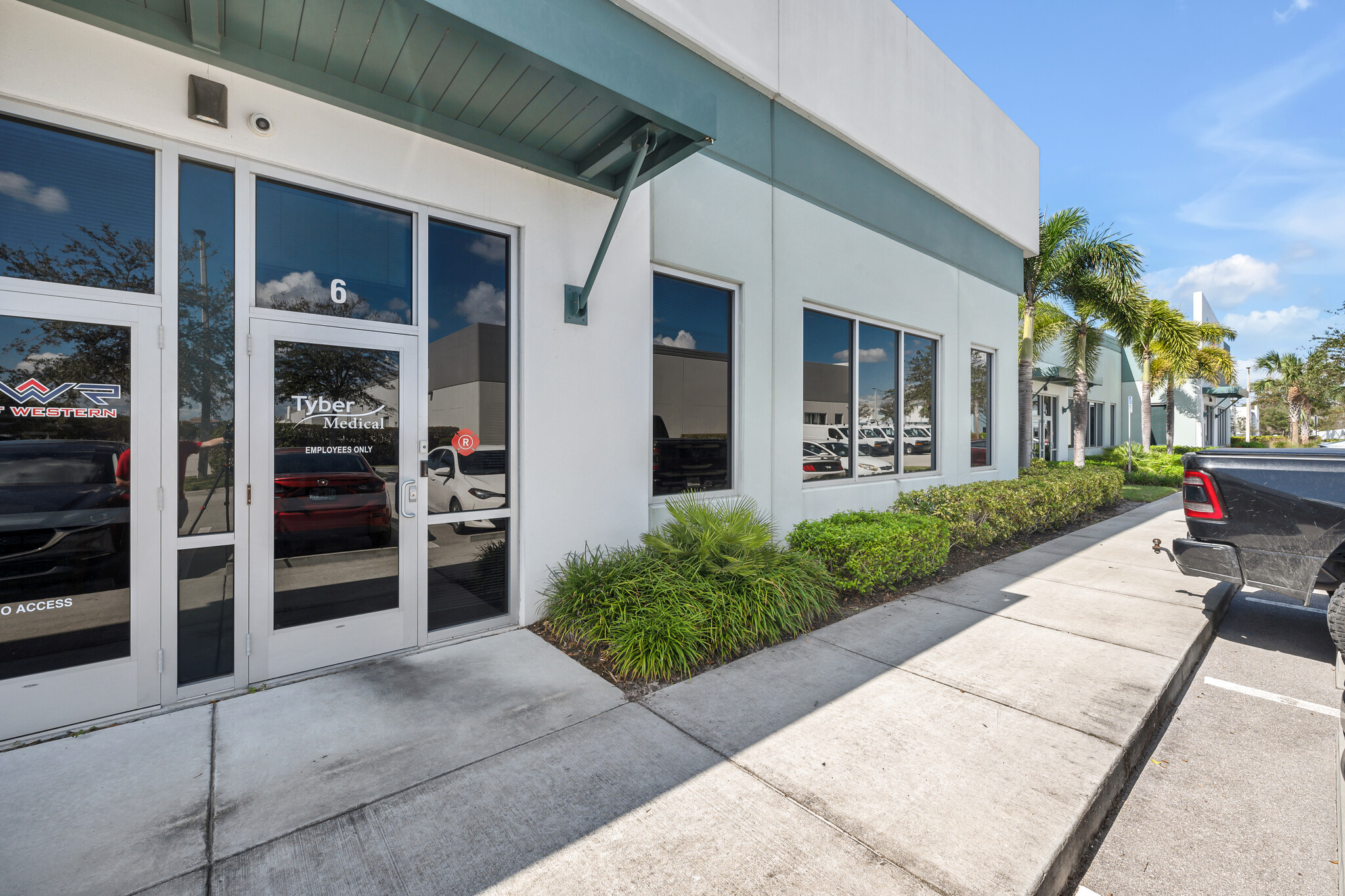 12752 Trade Way Dr, Bonita Springs, FL for lease Building Photo- Image 1 of 4