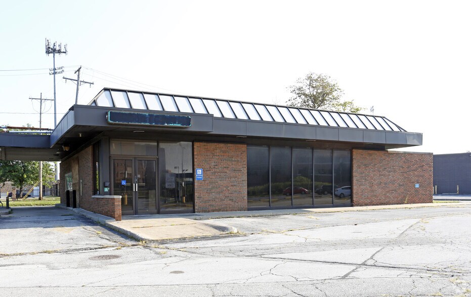 2464 Cherry St, Toledo, OH for sale - Primary Photo - Image 1 of 1