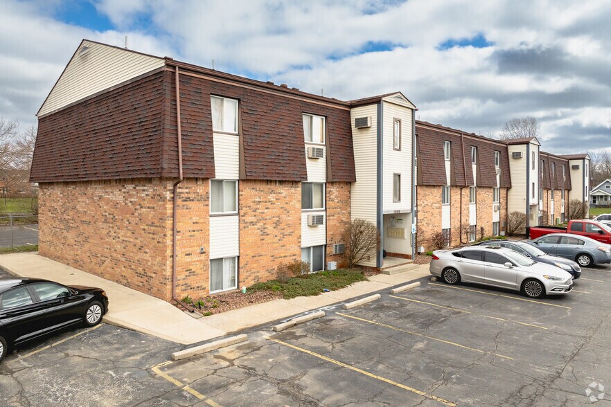 1004 S Byrne Rd, Toledo, OH for sale - Primary Photo - Image 1 of 1