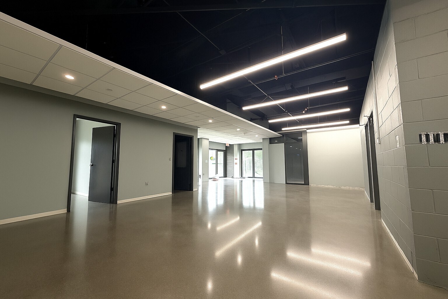 922-938 N State St, Lockport, IL for lease Interior Photo- Image 1 of 8