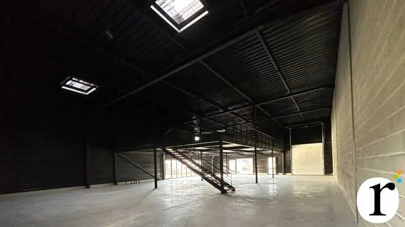 Flex in Sin-le-Noble for lease - Interior Photo - Image 3 of 6